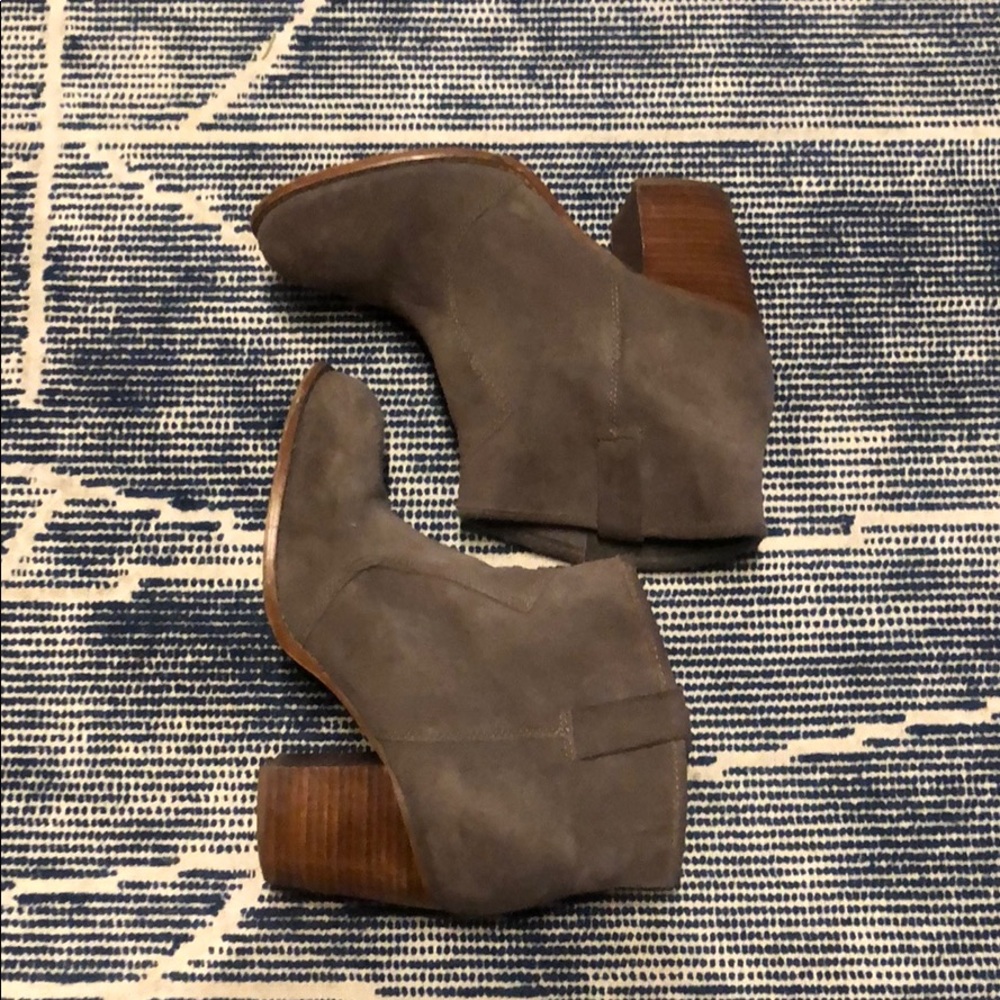 Splendid Women’s SPL- Lakota Ankle Bootie